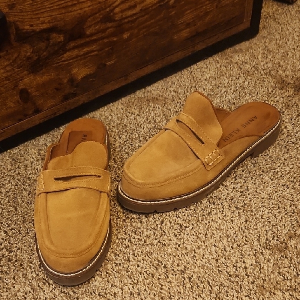 Anne Klein Women's Tan Suede Mules